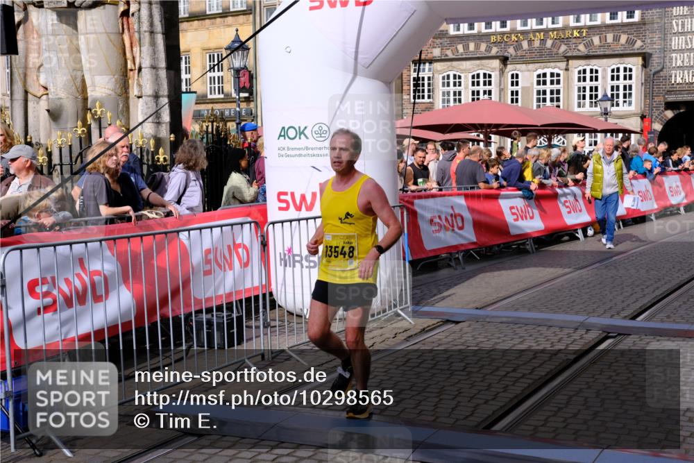 13.09.2026 - 21. swb-Marathon Bremen Tim E. http://msf.ph/oto/10298565 13.09.2026 10:36:46 Ziel 11916, 12324, 12456, 12513, 13548, 13575 meine-sportfotos.de