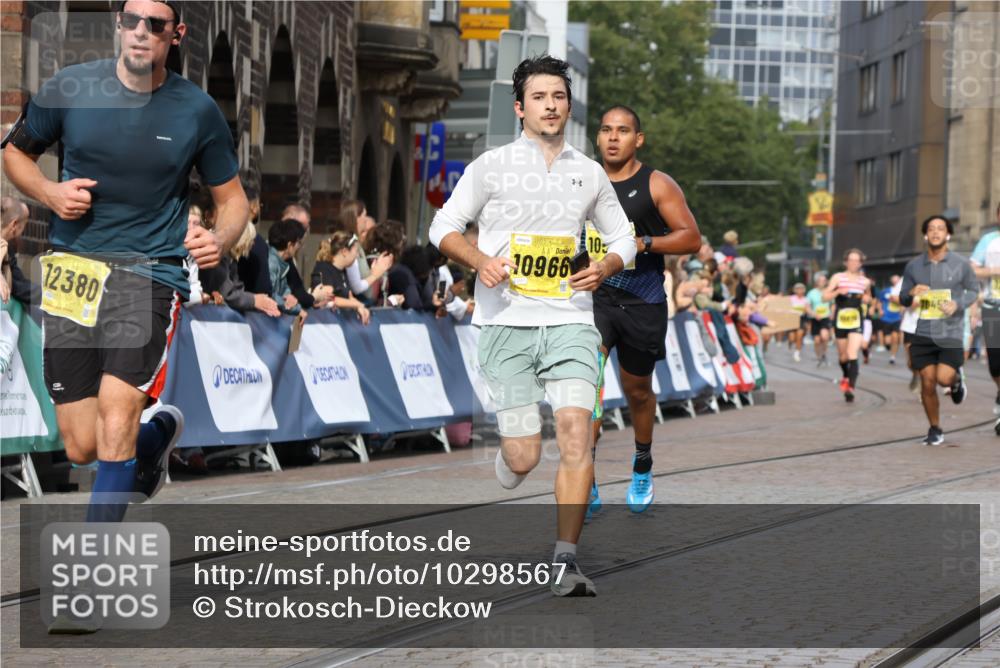 13.09.2026 - 21. swb-Marathon Bremen Strokosch-Dieckow http://msf.ph/oto/10298567 13.09.2026 10:50:04 Ziel 10508, 10709, 10966, 11007, 11035, 11183, 11717, 10170, 10876, 11111, 11128, 11178, 11497, 11499, 12240, 12269 meine-sportfotos.de