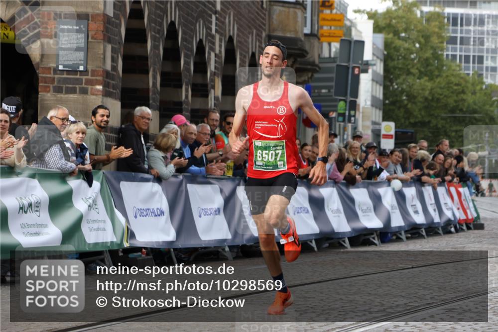 13.09.2026 - 21. swb-Marathon Bremen Strokosch-Dieckow http://msf.ph/oto/10298569 13.09.2026 12:44:16 Ziel 798, 1490 meine-sportfotos.de