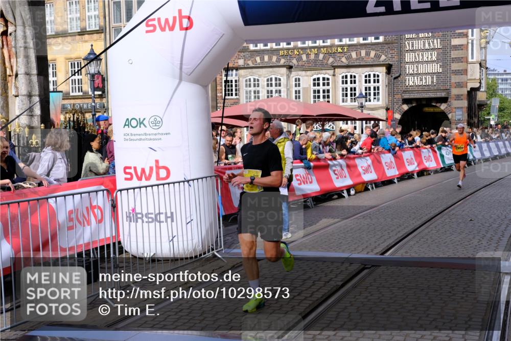 13.09.2026 - 21. swb-Marathon Bremen Tim E. http://msf.ph/oto/10298573 13.09.2026 10:36:51 Ziel 11916, 12456, 13548 meine-sportfotos.de
