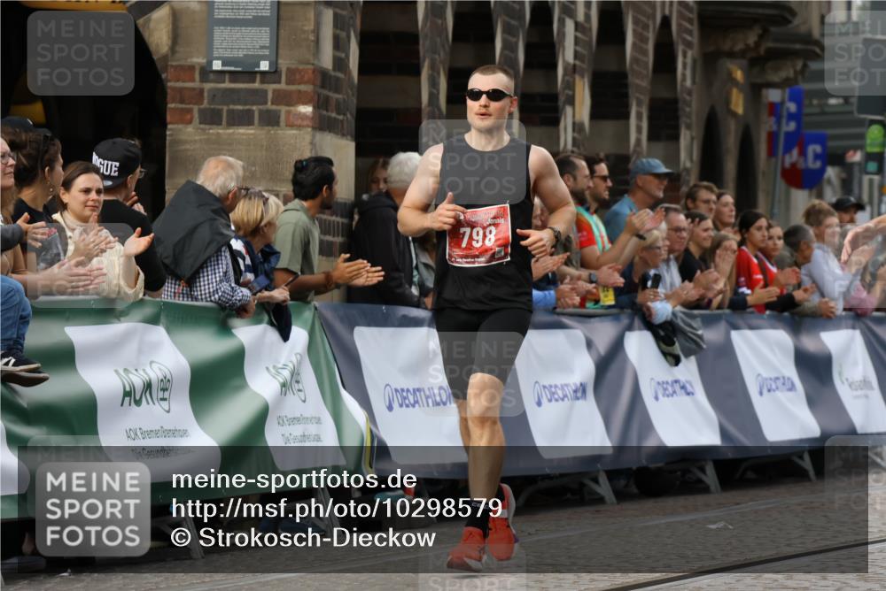 13.09.2026 - 21. swb-Marathon Bremen Strokosch-Dieckow http://msf.ph/oto/10298579 13.09.2026 12:44:29 Ziel 798, 1313, 1490, 2044, 6507, 289 meine-sportfotos.de