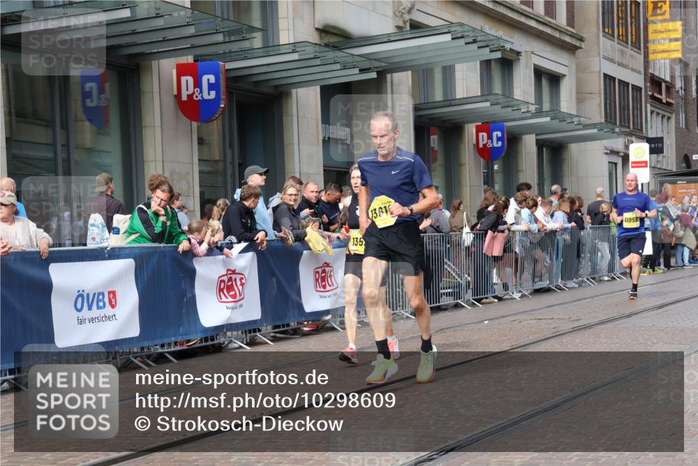 13.09.2026 - 21. swb-Marathon Bremen Strokosch-Dieckow http://msf.ph/oto/10298609 13.09.2026 10:45:56 Ziel 10228, 10447, 10992, 11287, 11706, 11925, 11926, 11956, 13529, 13609, 13612, 13640, 10436, 10464, 10541, 10583, 10987, 11015, 11063, 11279, 11559, 11762, 11845, 12033, 12069, 12087, 12556, 12557, 13532, 13595, 13628 meine-sportfotos.de