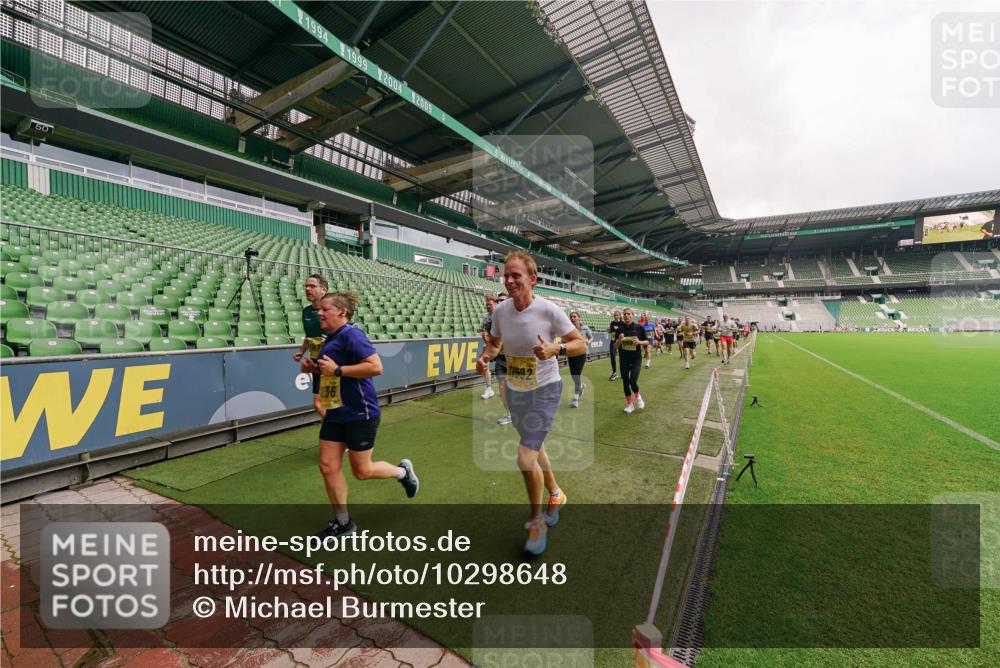 13.09.2026 - 21. swb-Marathon Bremen Michael Burmester http://msf.ph/oto/10298648 13.09.2026 10:33:47 Laufen im Stadion 10018, 10067, 10078, 10166, 10177, 10184, 10203, 10211, 10226, 10236, 10240, 10243, 10249, 10254, 10256, 10297, 10300, 10322, 10355, 10356, 10365, 10372, 10374, 10379, 10383, 10394, 10408, 10415, 10423, 10428, 10460, 10486, 10494, 10530, 10550, 10565, 10578, 10604, 10668, 10669, 10670, 10673, 10675, 10687, 10691, 10699, 10700, 10721, 10728, 10745, 10749, 10750, 10771, 10772, 10787, 10788, 10794, 10798, 10828, 10857, 10914, 11126, 11162, 11343 meine-sportfotos.de