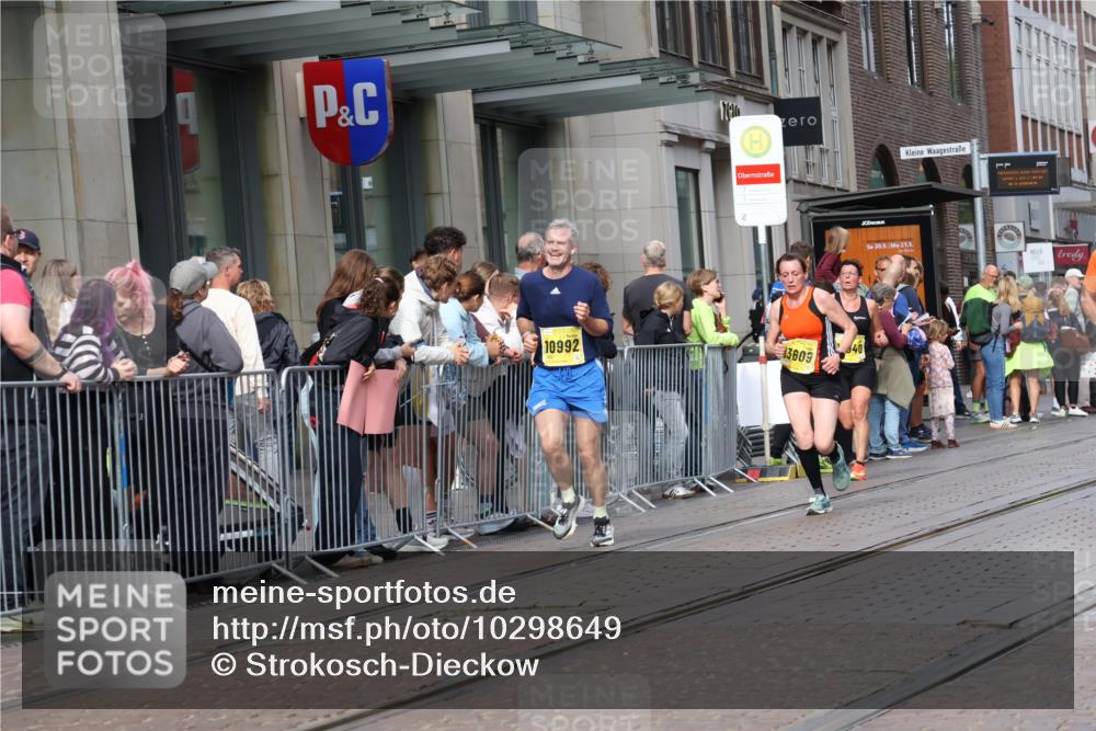 13.09.2026 - 21. swb-Marathon Bremen Strokosch-Dieckow http://msf.ph/oto/10298649 13.09.2026 10:46:01 Ziel 10228, 10447, 10992, 11110, 11287, 11356, 11706, 11925, 11926, 13609, 13640, 10436, 10464, 10987, 11015, 11063, 11279, 11559, 11762, 11845, 11956, 12033, 12069, 12087, 12556, 12557, 13529, 13595, 13612 meine-sportfotos.de