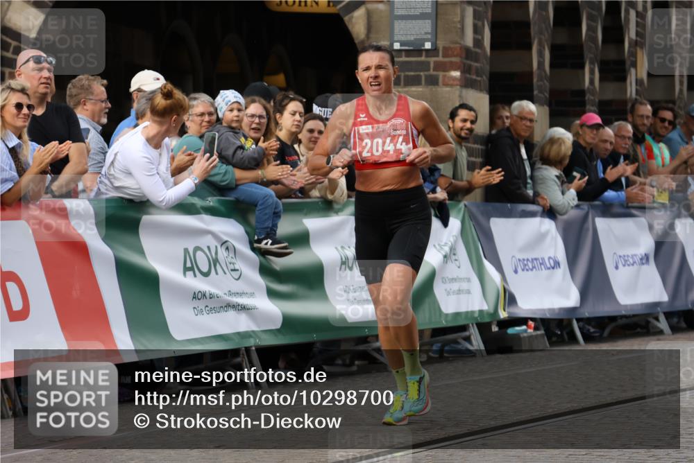 13.09.2026 - 21. swb-Marathon Bremen Strokosch-Dieckow http://msf.ph/oto/10298700 13.09.2026 12:44:41 Ziel 2044, 6507, 289, 4474, 6485 meine-sportfotos.de