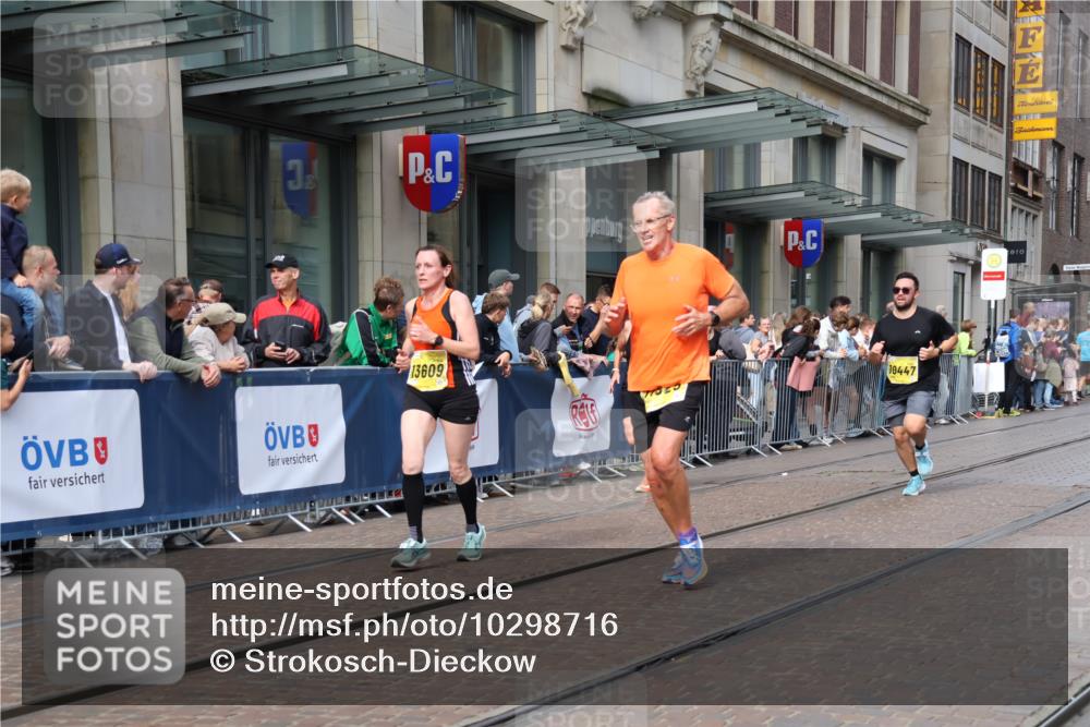 13.09.2026 - 21. swb-Marathon Bremen Strokosch-Dieckow http://msf.ph/oto/10298716 13.09.2026 10:46:06 Ziel 10228, 10897, 11110, 11287, 11356, 11706, 11925, 11926, 12035, 13511, 13609, 13640, 10436, 10447, 10992, 11015, 11279, 11762, 11925, 11956, 12033, 12069, 12556, 12557, 13529, 13612, 13640 meine-sportfotos.de