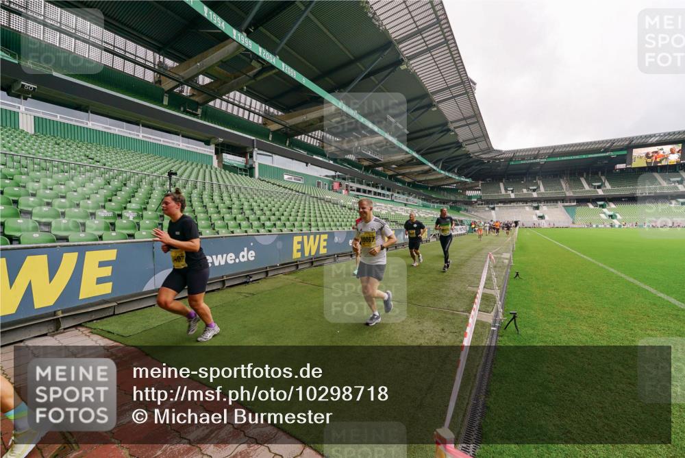 13.09.2026 - 21. swb-Marathon Bremen Michael Burmester http://msf.ph/oto/10298718 13.09.2026 10:34:04 Laufen im Stadion 10018, 10067, 10078, 10147, 10166, 10177, 10184, 10203, 10211, 10236, 10240, 10254, 10297, 10300, 10355, 10356, 10367, 10368, 10369, 10372, 10374, 10379, 10383, 10394, 10408, 10415, 10423, 10428, 10460, 10485, 10494, 10530, 10550, 10559, 10578, 10604, 10639, 10668, 10669, 10673, 10675, 10687, 10691, 10699, 10700, 10728, 10745, 10749, 10750, 10772, 10787, 10788, 10794, 10798, 10828, 10857, 10914, 10928, 11126, 11162, 11343, 11803, 11965, 10146, 10222 meine-sportfotos.de