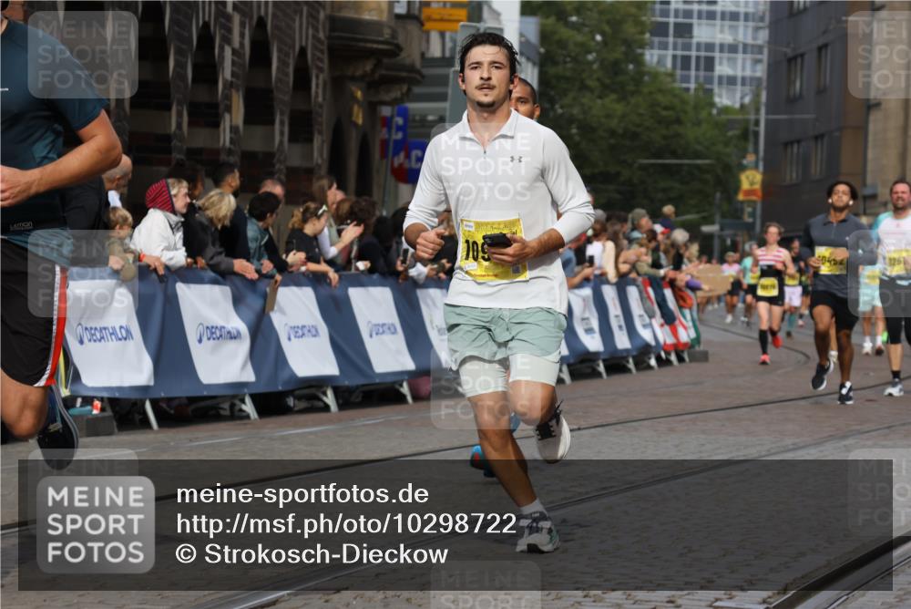 13.09.2026 - 21. swb-Marathon Bremen Strokosch-Dieckow http://msf.ph/oto/10298722 13.09.2026 10:50:05 Ziel 10508, 10709, 10966, 11005, 11007, 11035, 11183, 11717, 12380, 10170, 11111, 11128, 11178, 11497, 11499, 12240, 12269 meine-sportfotos.de