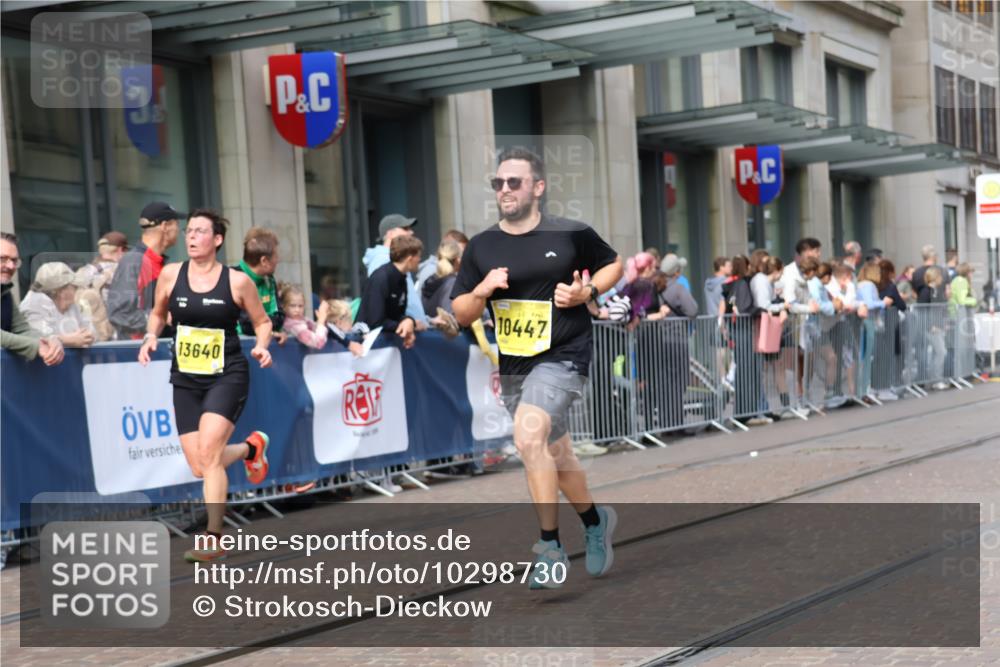 13.09.2026 - 21. swb-Marathon Bremen Strokosch-Dieckow http://msf.ph/oto/10298730 13.09.2026 10:46:07 Ziel 10228, 10590, 10897, 11110, 11155, 11287, 11356, 11706, 11926, 12035, 13511, 13609, 10436, 10447, 10992, 11015, 11762, 11925, 11956, 12033, 12069, 12556, 12557, 13529, 13609, 13612, 13640 meine-sportfotos.de