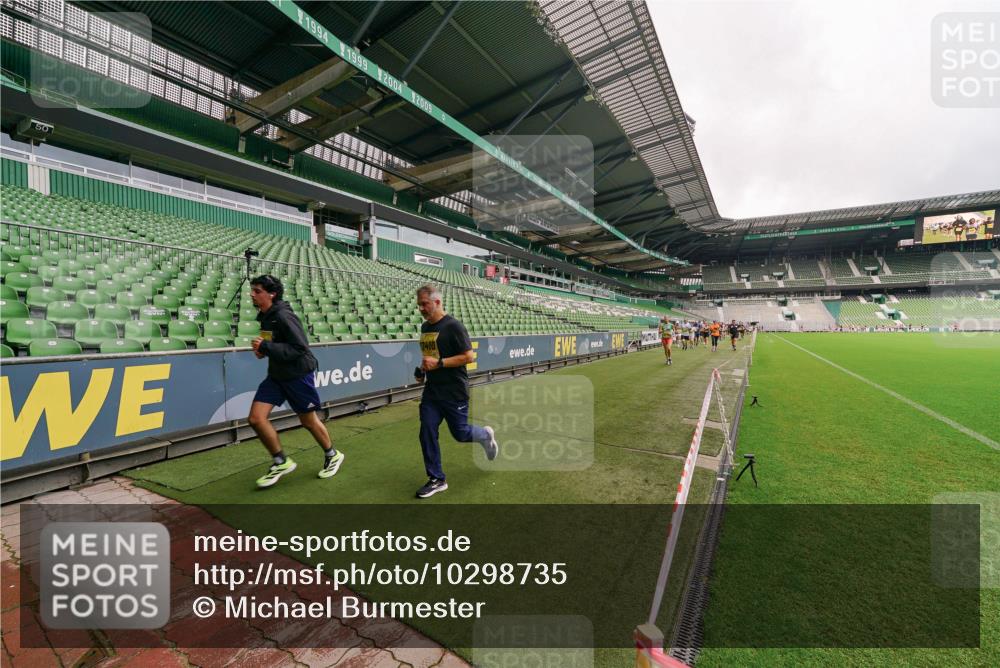 13.09.2026 - 21. swb-Marathon Bremen Michael Burmester http://msf.ph/oto/10298735 13.09.2026 10:34:08 Laufen im Stadion 10018, 10067, 10078, 10147, 10166, 10177, 10184, 10185, 10203, 10211, 10236, 10240, 10254, 10297, 10300, 10355, 10356, 10367, 10368, 10369, 10374, 10379, 10383, 10394, 10408, 10415, 10423, 10428, 10460, 10485, 10494, 10530, 10550, 10559, 10578, 10604, 10639, 10668, 10669, 10673, 10677, 10687, 10691, 10699, 10700, 10728, 10745, 10749, 10750, 10772, 10787, 10788, 10794, 10798, 10828, 10857, 10914, 10928, 11126, 11162, 11343, 11803, 11965, 10146, 10222 meine-sportfotos.de