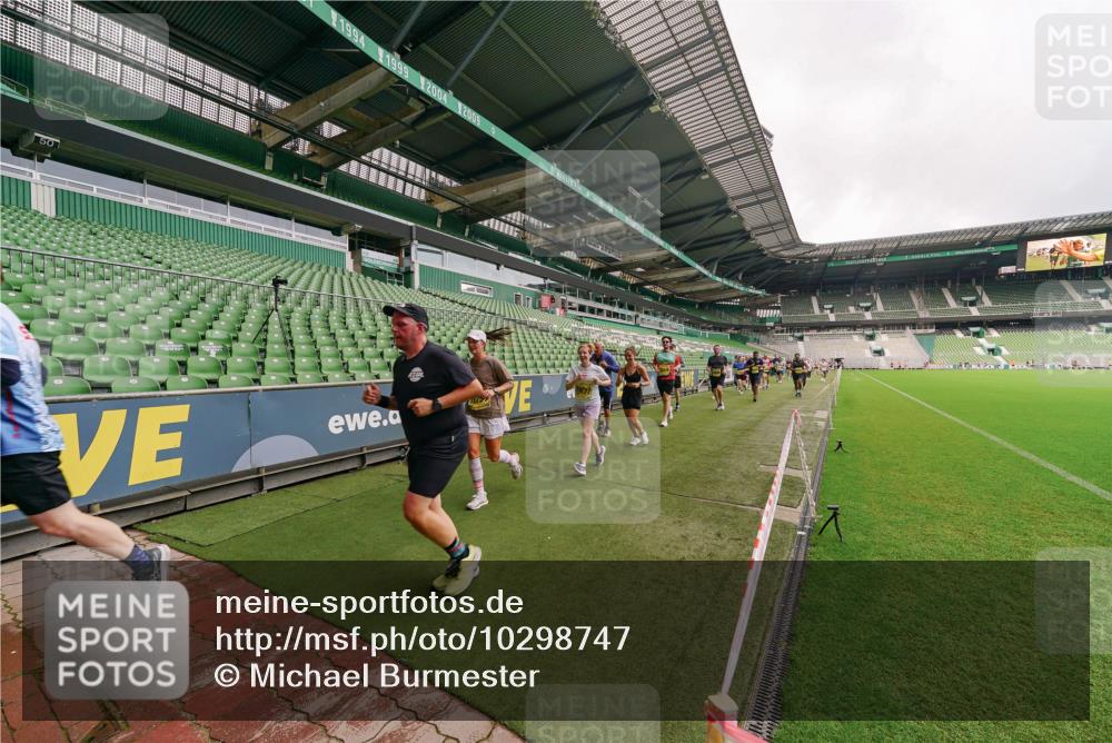 13.09.2026 - 21. swb-Marathon Bremen Michael Burmester http://msf.ph/oto/10298747 13.09.2026 10:34:17 Laufen im Stadion 10018, 10067, 10078, 10147, 10157, 10166, 10177, 10184, 10185, 10211, 10236, 10240, 10254, 10297, 10300, 10355, 10356, 10367, 10368, 10369, 10374, 10379, 10383, 10394, 10408, 10415, 10423, 10428, 10460, 10485, 10494, 10530, 10559, 10578, 10604, 10639, 10668, 10669, 10673, 10677, 10687, 10691, 10699, 10700, 10728, 10745, 10749, 10750, 10772, 10787, 10788, 10794, 10828, 10857, 10914, 10928, 11126, 11162, 11343, 11803, 11965, 10146, 10222 meine-sportfotos.de