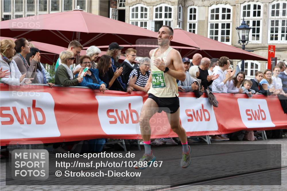 13.09.2026 - 21. swb-Marathon Bremen Strokosch-Dieckow http://msf.ph/oto/10298767 13.09.2026 12:44:56 Ziel 289, 322, 814, 1187, 1544, 1840, 8285 meine-sportfotos.de