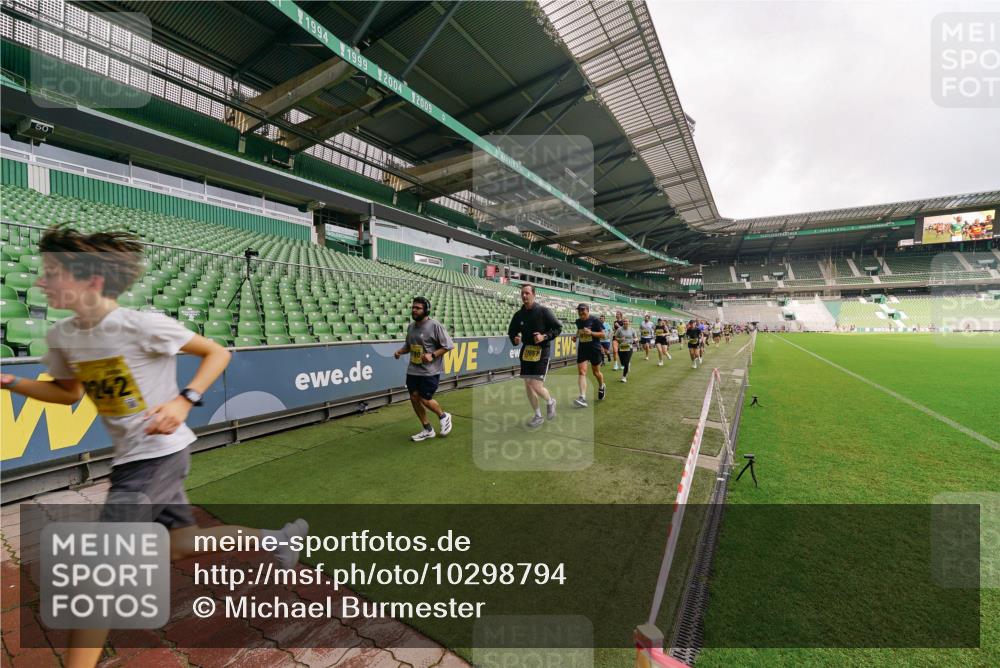 13.09.2026 - 21. swb-Marathon Bremen Michael Burmester http://msf.ph/oto/10298794 13.09.2026 10:34:28 Laufen im Stadion 10018, 10078, 10093, 10144, 10147, 10157, 10166, 10177, 10184, 10185, 10211, 10236, 10240, 10254, 10297, 10355, 10356, 10367, 10368, 10369, 10374, 10394, 10408, 10415, 10423, 10427, 10428, 10460, 10485, 10494, 10528, 10530, 10559, 10578, 10604, 10639, 10668, 10669, 10673, 10677, 10687, 10691, 10699, 10700, 10745, 10749, 10750, 10772, 10787, 10788, 10794, 10828, 10857, 10914, 10928, 11126, 11162, 11343, 11803, 11965, 10146, 10222 meine-sportfotos.de