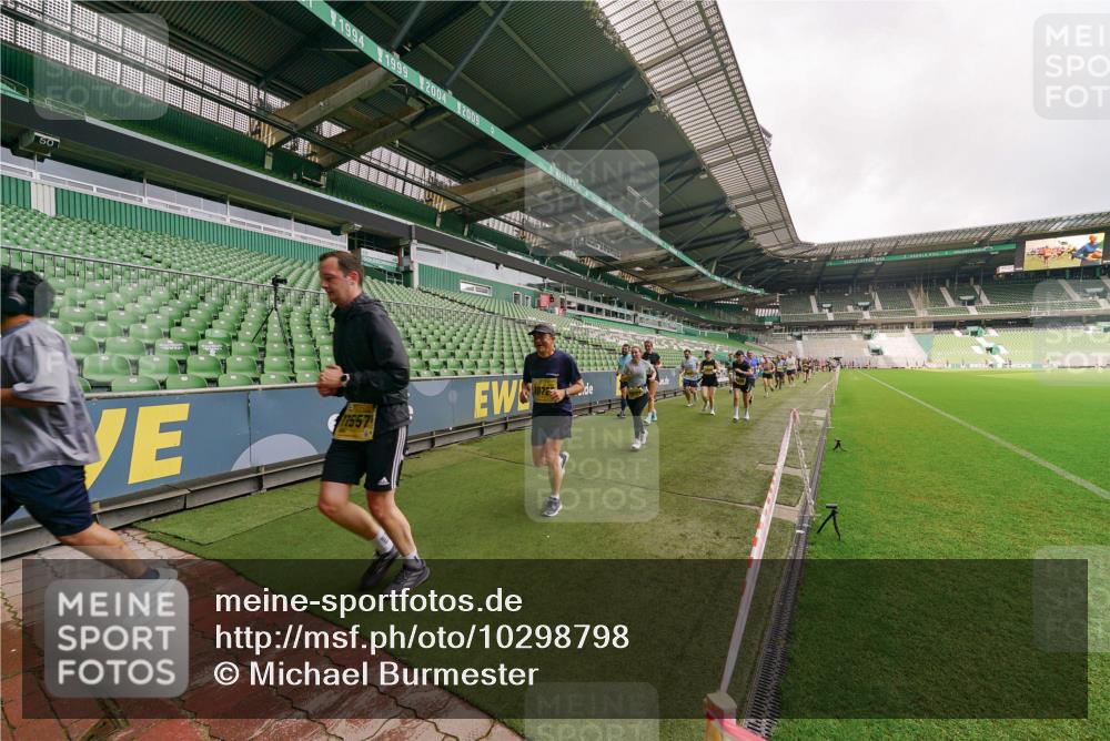 13.09.2026 - 21. swb-Marathon Bremen Michael Burmester http://msf.ph/oto/10298798 13.09.2026 10:34:29 Laufen im Stadion 10018, 10078, 10093, 10144, 10147, 10157, 10166, 10177, 10184, 10185, 10211, 10236, 10240, 10254, 10297, 10355, 10356, 10367, 10368, 10369, 10374, 10394, 10408, 10415, 10423, 10427, 10428, 10460, 10485, 10494, 10528, 10530, 10559, 10578, 10604, 10639, 10668, 10669, 10673, 10677, 10687, 10691, 10699, 10700, 10715, 10745, 10749, 10750, 10772, 10787, 10788, 10794, 10828, 10857, 10914, 10928, 11126, 11162, 11343, 11803, 11965, 10146, 10222 meine-sportfotos.de