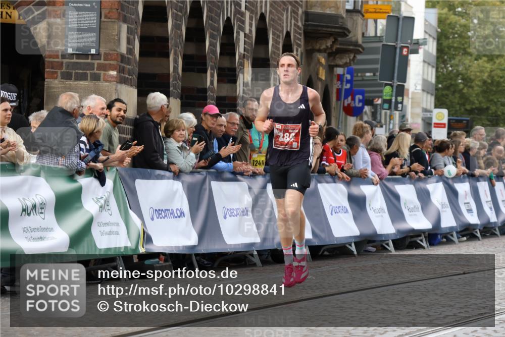 13.09.2026 - 21. swb-Marathon Bremen Strokosch-Dieckow http://msf.ph/oto/10298841 13.09.2026 12:45:07 Ziel 289, 4474, 6485, 1544 meine-sportfotos.de