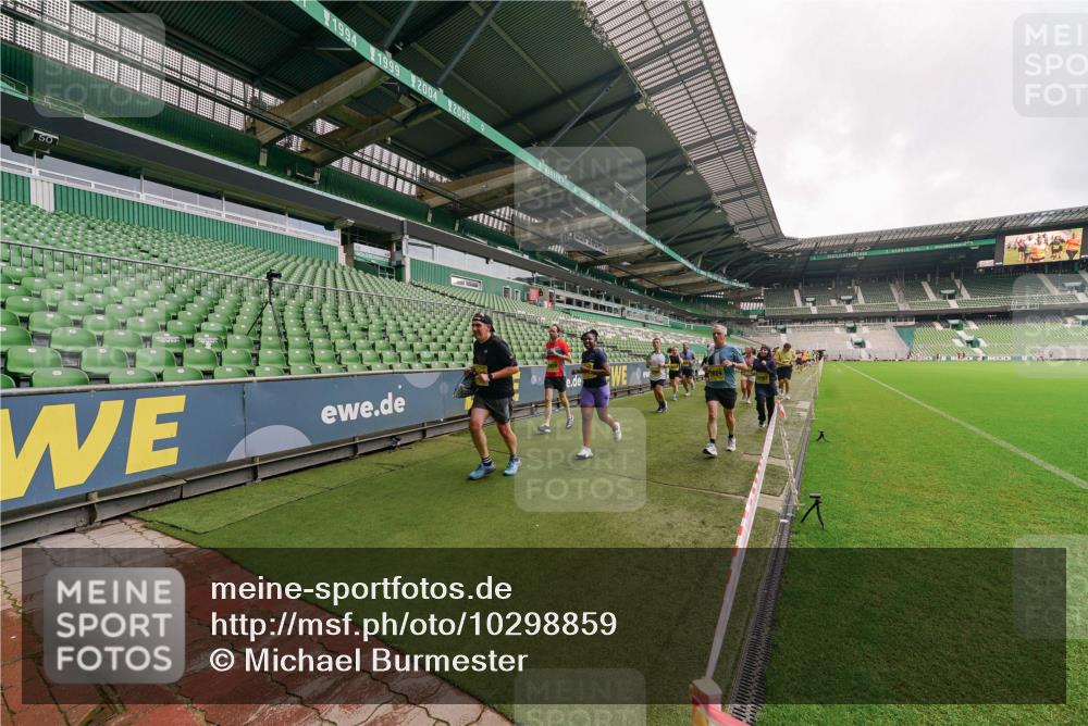13.09.2026 - 21. swb-Marathon Bremen Michael Burmester http://msf.ph/oto/10298859 13.09.2026 10:34:51 Laufen im Stadion 10018, 10093, 10144, 10147, 10157, 10173, 10175, 10177, 10181, 10185, 10236, 10240, 10245, 10254, 10297, 10309, 10355, 10356, 10367, 10368, 10369, 10377, 10415, 10423, 10427, 10428, 10460, 10485, 10492, 10528, 10559, 10578, 10604, 10636, 10639, 10668, 10669, 10677, 10687, 10691, 10699, 10700, 10715, 10772, 10787, 10788, 10828, 10857, 10914, 10928, 11126, 11162, 11343, 11803, 11965, 10146, 10222 meine-sportfotos.de