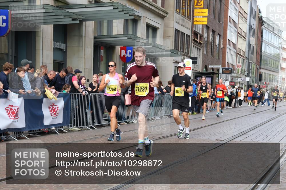 13.09.2026 - 21. swb-Marathon Bremen Strokosch-Dieckow http://msf.ph/oto/10298872 13.09.2026 10:46:24 Ziel 10445, 10504, 10590, 10897, 11110, 11155, 11356, 11661, 12035, 12364, 12375, 13511, 10228, 10447, 10992, 11287, 11356, 11706, 11925, 11926, 13529, 13609, 13640 meine-sportfotos.de