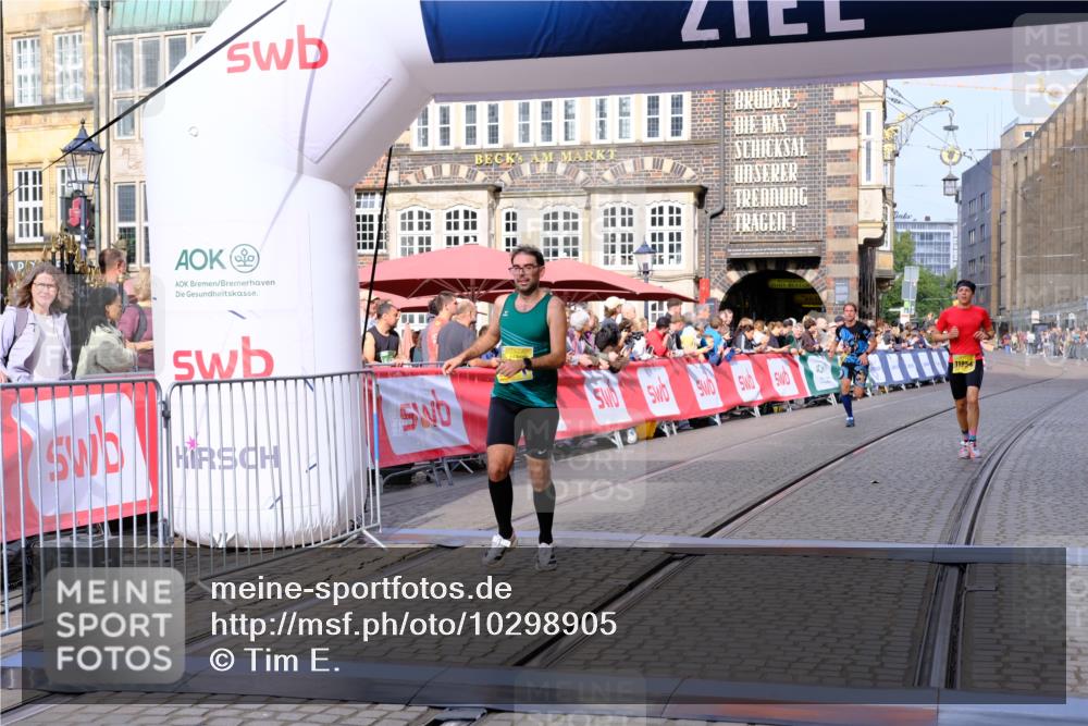 13.09.2026 - 21. swb-Marathon Bremen Tim E. http://msf.ph/oto/10298905 13.09.2026 10:37:41 Ziel 10502, 10961, 11619, 11854, 13608 meine-sportfotos.de
