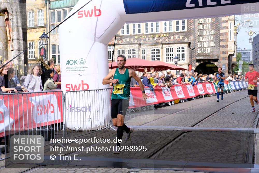 13.09.2026 - 21. swb-Marathon Bremen Tim E. http://msf.ph/oto/10298925 13.09.2026 10:37:41 Ziel 10502, 10961, 11619, 11854, 13608 meine-sportfotos.de