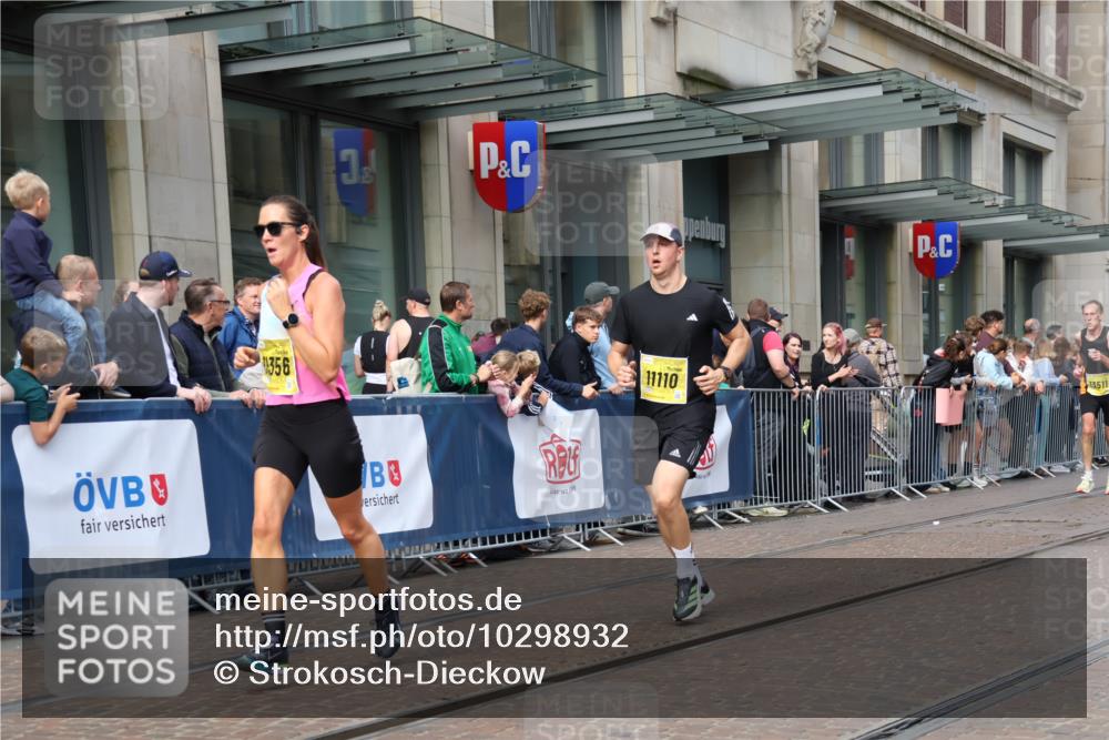 13.09.2026 - 21. swb-Marathon Bremen Strokosch-Dieckow http://msf.ph/oto/10298932 13.09.2026 10:46:26 Ziel 10445, 10504, 10590, 10897, 11110, 11155, 11661, 12035, 12364, 12375, 13511, 10228, 10447, 10992, 11110, 11287, 11356, 11706, 11925, 11926, 13609, 13640 meine-sportfotos.de