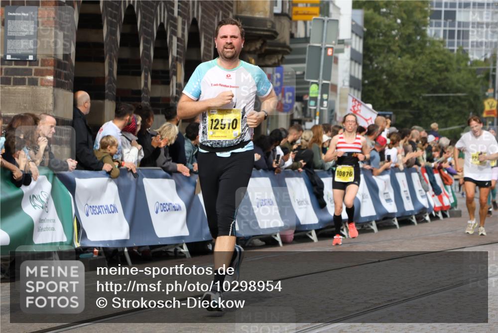13.09.2026 - 21. swb-Marathon Bremen Strokosch-Dieckow http://msf.ph/oto/10298954 13.09.2026 10:50:10 Ziel 10452, 10508, 10593, 10709, 10966, 11005, 11007, 11035, 11183, 12380, 10170, 10233, 10923, 11111, 11178, 11497, 11499, 11622, 11680, 12045, 12269, 13562 meine-sportfotos.de