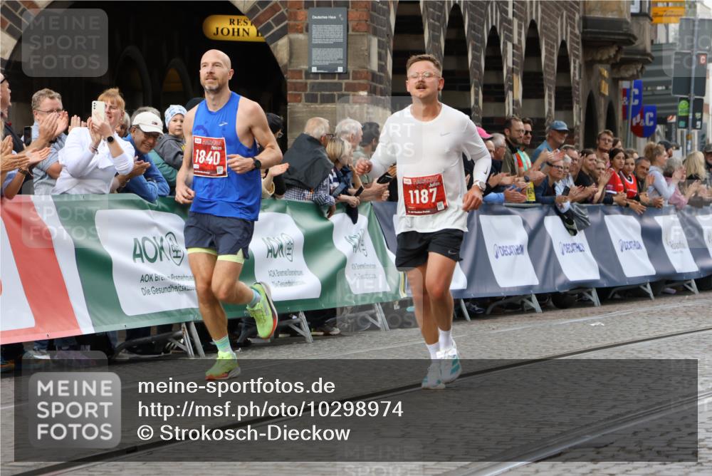 13.09.2026 - 21. swb-Marathon Bremen Strokosch-Dieckow http://msf.ph/oto/10298974 13.09.2026 12:45:26 Ziel 322, 814, 1187, 1544, 1840, 8285, 2032 meine-sportfotos.de