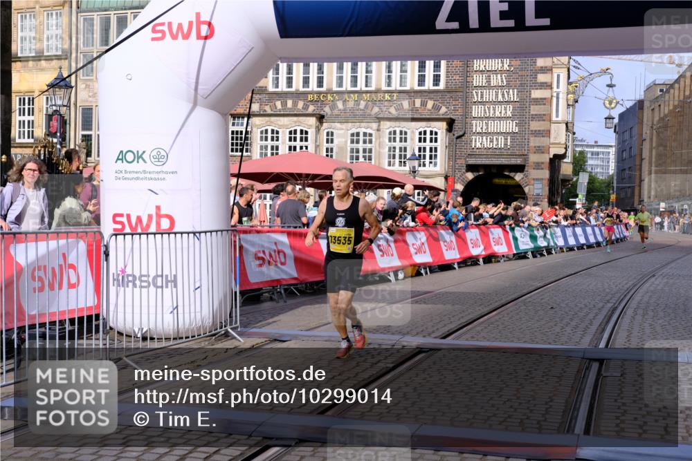 13.09.2026 - 21. swb-Marathon Bremen Tim E. http://msf.ph/oto/10299014 13.09.2026 10:38:04 Ziel 11083, 12538, 13535 meine-sportfotos.de
