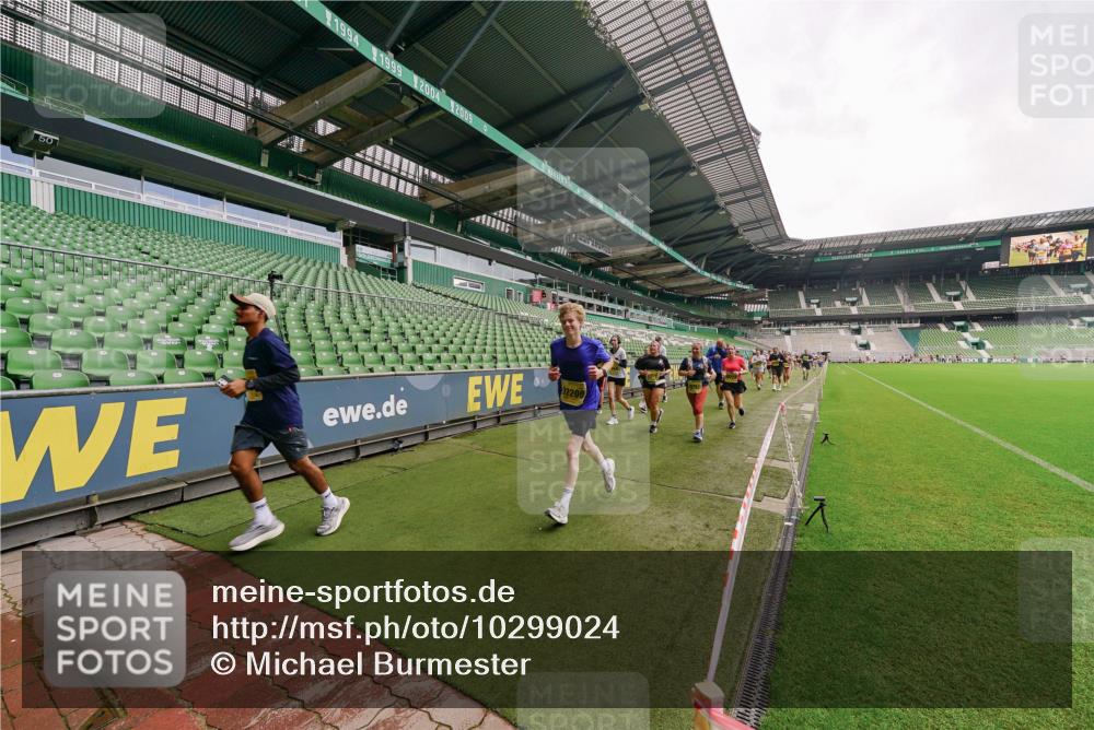 13.09.2026 - 21. swb-Marathon Bremen Michael Burmester http://msf.ph/oto/10299024 13.09.2026 10:35:33 Laufen im Stadion 10093, 10144, 10147, 10152, 10157, 10160, 10173, 10175, 10181, 10182, 10185, 10187, 10195, 10245, 10251, 10254, 10263, 10272, 10275, 10291, 10306, 10309, 10356, 10357, 10367, 10368, 10369, 10377, 10382, 10409, 10420, 10427, 10439, 10460, 10473, 10477, 10481, 10485, 10492, 10528, 10559, 10560, 10607, 10617, 10636, 10639, 10669, 10671, 10672, 10677, 10700, 10715, 10828, 10914, 10928, 11126, 11162, 11343, 11803, 11965, 10146, 10222 meine-sportfotos.de