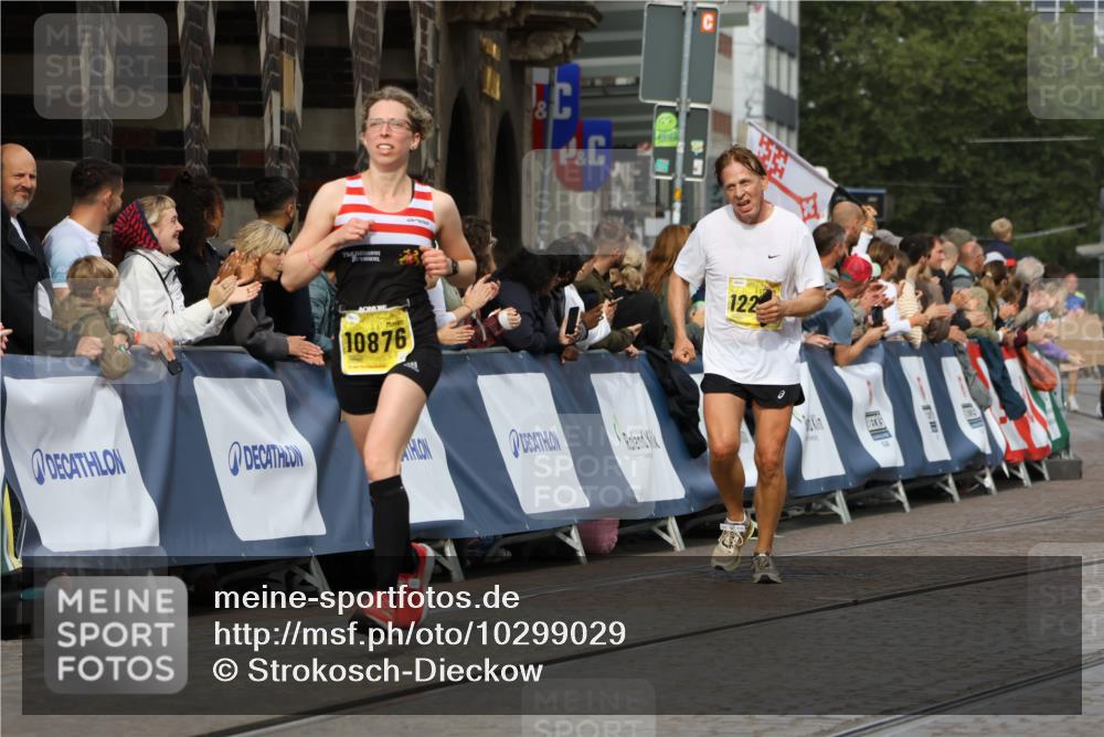 13.09.2026 - 21. swb-Marathon Bremen Strokosch-Dieckow http://msf.ph/oto/10299029 13.09.2026 10:50:13 Ziel 10452, 10508, 10593, 10709, 10966, 11005, 11007, 11035, 11183, 11415, 12380, 12510, 10170, 10233, 10525, 10840, 10923, 11178, 11497, 11499, 11622, 11680, 12045, 12078, 12269, 12447, 13562 meine-sportfotos.de