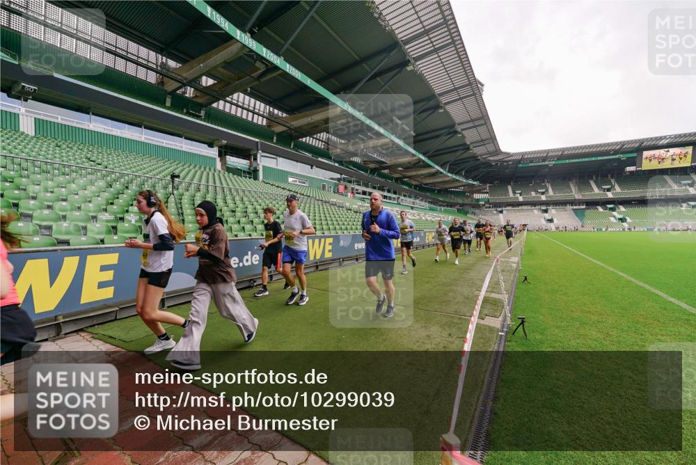 13.09.2026 - 21. swb-Marathon Bremen Michael Burmester http://msf.ph/oto/10299039 13.09.2026 10:35:37 Laufen im Stadion 10093, 10144, 10147, 10152, 10157, 10160, 10173, 10175, 10181, 10182, 10185, 10187, 10195, 10245, 10251, 10263, 10272, 10275, 10278, 10291, 10306, 10309, 10338, 10356, 10357, 10367, 10368, 10369, 10377, 10382, 10403, 10409, 10420, 10427, 10439, 10460, 10473, 10477, 10481, 10485, 10492, 10528, 10559, 10560, 10569, 10607, 10617, 10636, 10639, 10669, 10671, 10672, 10677, 10700, 10715, 10828, 10914, 10928, 11126, 11162, 11343, 11803, 11965, 10146, 10222 meine-sportfotos.de