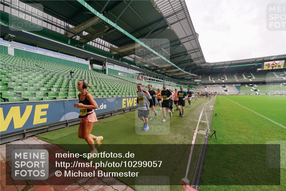 13.09.2026 - 21. swb-Marathon Bremen Michael Burmester http://msf.ph/oto/10299057 13.09.2026 10:35:42 Laufen im Stadion 10093, 10144, 10147, 10152, 10157, 10160, 10173, 10175, 10181, 10182, 10185, 10187, 10195, 10245, 10251, 10263, 10272, 10275, 10278, 10291, 10306, 10309, 10338, 10356, 10357, 10367, 10368, 10369, 10377, 10382, 10403, 10409, 10411, 10420, 10427, 10439, 10473, 10477, 10481, 10485, 10492, 10528, 10531, 10559, 10560, 10569, 10607, 10617, 10636, 10639, 10669, 10671, 10672, 10677, 10715, 10828, 10914, 10928, 11162, 11343, 11803, 11965, 10146, 10222 meine-sportfotos.de