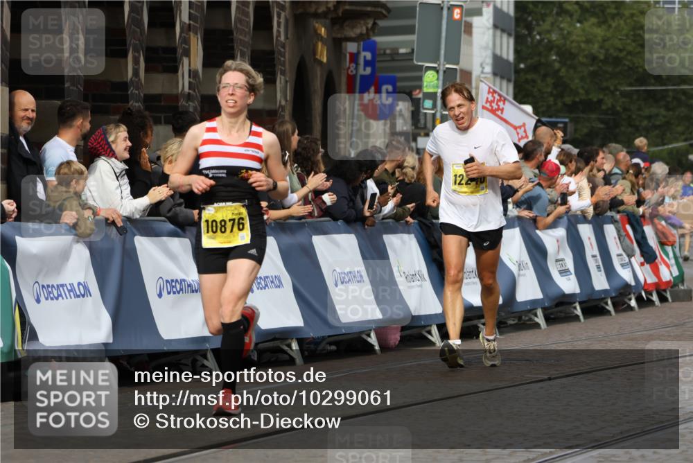 13.09.2026 - 21. swb-Marathon Bremen Strokosch-Dieckow http://msf.ph/oto/10299061 13.09.2026 10:50:13 Ziel 10452, 10508, 10593, 10709, 10966, 11005, 11007, 11035, 11183, 11415, 12380, 12510, 10170, 10233, 10525, 10840, 10923, 11178, 11497, 11499, 11622, 11680, 12045, 12078, 12269, 12447, 13562 meine-sportfotos.de