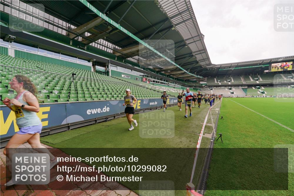 13.09.2026 - 21. swb-Marathon Bremen Michael Burmester http://msf.ph/oto/10299082 13.09.2026 10:35:49 Laufen im Stadion 10093, 10144, 10147, 10152, 10157, 10160, 10173, 10175, 10181, 10182, 10185, 10187, 10195, 10245, 10251, 10263, 10272, 10275, 10278, 10291, 10306, 10309, 10338, 10356, 10357, 10367, 10368, 10369, 10377, 10382, 10403, 10409, 10411, 10420, 10427, 10429, 10439, 10473, 10477, 10481, 10485, 10492, 10528, 10531, 10559, 10560, 10569, 10607, 10617, 10636, 10639, 10669, 10671, 10672, 10677, 10715, 10928, 11162, 11343, 11803, 11965, 10146, 10222 meine-sportfotos.de