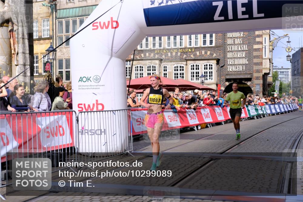 13.09.2026 - 21. swb-Marathon Bremen Tim E. http://msf.ph/oto/10299089 13.09.2026 10:38:11 Ziel 11083, 12538, 13535 meine-sportfotos.de