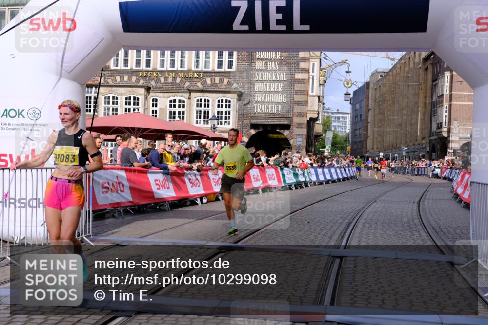 13.09.2026 - 21. swb-Marathon Bremen Tim E. http://msf.ph/oto/10299098 13.09.2026 10:38:11 Ziel 11083, 12538, 13535 meine-sportfotos.de