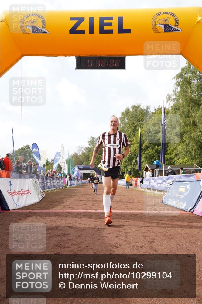13.09.2026 - Airport Race Dennis Weichert http://msf.ph/oto/10299104 13.09.2026 10:36:35 Ziel 5138, 5301, 5399, 5400, 5428, 5477 meine-sportfotos.de