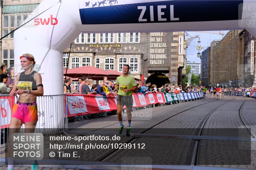 13.09.2026 - 21. swb-Marathon Bremen Tim E. http://msf.ph/oto/10299112 13.09.2026 10:38:12 Ziel 11083, 12538, 13535 meine-sportfotos.de