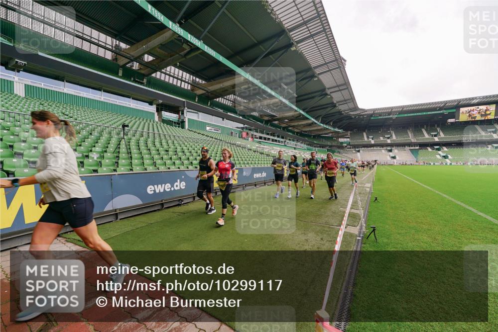 13.09.2026 - 21. swb-Marathon Bremen Michael Burmester http://msf.ph/oto/10299117 13.09.2026 10:36:00 Laufen im Stadion 10093, 10144, 10147, 10152, 10153, 10154, 10157, 10160, 10173, 10175, 10181, 10182, 10185, 10187, 10195, 10198, 10245, 10251, 10257, 10263, 10272, 10275, 10278, 10291, 10296, 10306, 10309, 10338, 10357, 10367, 10368, 10369, 10377, 10382, 10390, 10403, 10409, 10411, 10420, 10427, 10429, 10439, 10473, 10477, 10481, 10485, 10492, 10528, 10531, 10559, 10560, 10569, 10607, 10617, 10633, 10636, 10639, 10671, 10672, 10677, 10715, 10928, 11803, 11965, 10146, 10222 meine-sportfotos.de
