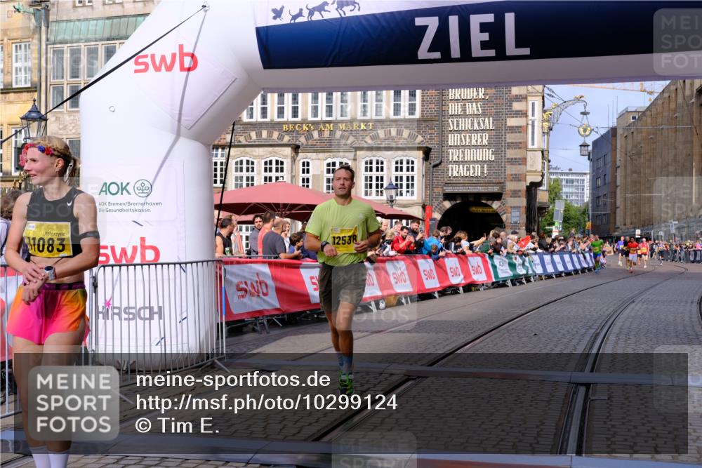 13.09.2026 - 21. swb-Marathon Bremen Tim E. http://msf.ph/oto/10299124 13.09.2026 10:38:12 Ziel 11083, 12538, 13535 meine-sportfotos.de