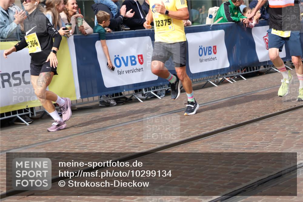 13.09.2026 - 21. swb-Marathon Bremen Strokosch-Dieckow http://msf.ph/oto/10299134 13.09.2026 10:46:50 Ziel 10289, 10319, 10744, 11060, 11187, 11199, 11212, 11344, 11462, 11608, 11650, 11651, 11783, 11814, 12048, 12298, 12415, 12470, 13528, 13545, 13589, 13613, 10445, 10504, 10590, 10897, 11110, 11155, 11661, 12035, 12364, 12375, 13511 meine-sportfotos.de
