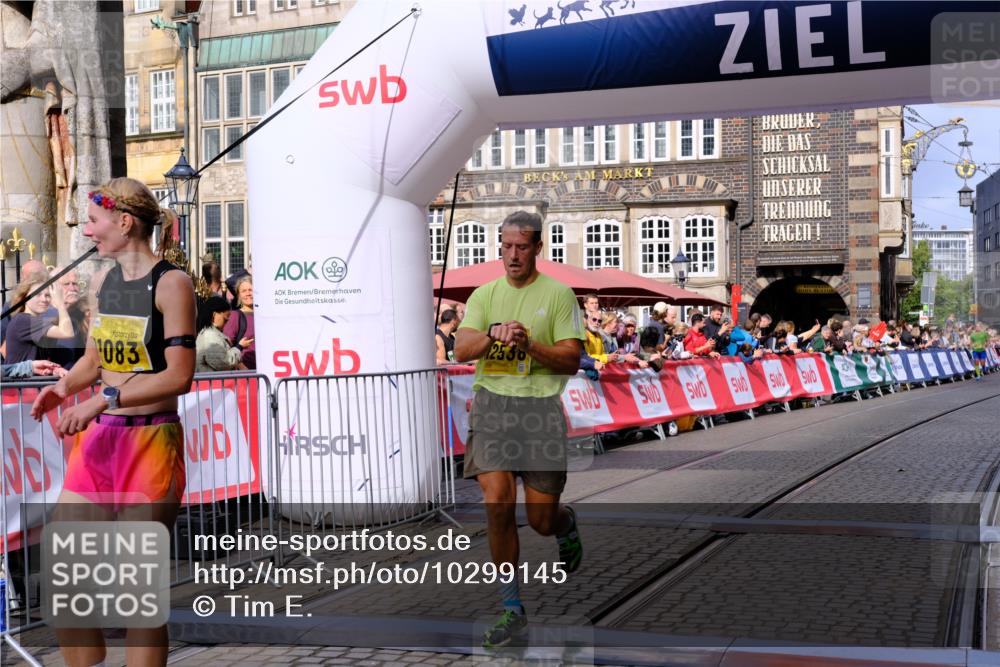 13.09.2026 - 21. swb-Marathon Bremen Tim E. http://msf.ph/oto/10299145 13.09.2026 10:38:13 Ziel 11083, 12538, 13535 meine-sportfotos.de