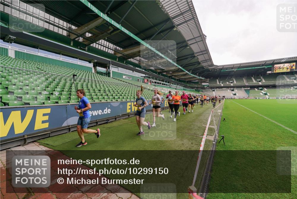 13.09.2026 - 21. swb-Marathon Bremen Michael Burmester http://msf.ph/oto/10299150 13.09.2026 10:36:07 Laufen im Stadion 10092, 10093, 10144, 10152, 10153, 10154, 10157, 10160, 10173, 10175, 10181, 10182, 10185, 10187, 10195, 10198, 10237, 10245, 10251, 10257, 10263, 10272, 10275, 10278, 10291, 10296, 10306, 10309, 10338, 10357, 10377, 10382, 10390, 10403, 10409, 10411, 10420, 10427, 10429, 10439, 10473, 10477, 10481, 10485, 10492, 10497, 10500, 10528, 10531, 10559, 10560, 10569, 10607, 10613, 10617, 10633, 10636, 10647, 10648, 10671, 10672, 10677, 10715, 10928 meine-sportfotos.de