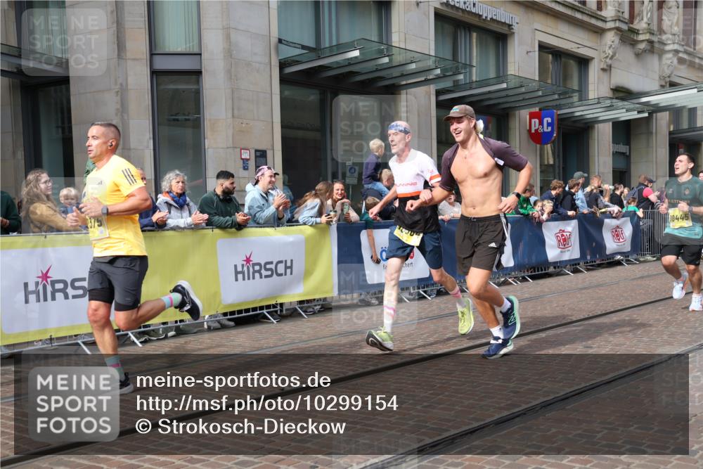 13.09.2026 - 21. swb-Marathon Bremen Strokosch-Dieckow http://msf.ph/oto/10299154 13.09.2026 10:46:51 Ziel 10289, 10319, 10744, 11060, 11187, 11199, 11212, 11344, 11462, 11608, 11650, 11651, 11783, 11814, 12048, 12298, 12415, 12470, 13528, 13545, 13589, 13613, 10445, 10504, 10590, 10897, 11110, 11155, 11661, 12035, 12364, 12375, 13511 meine-sportfotos.de