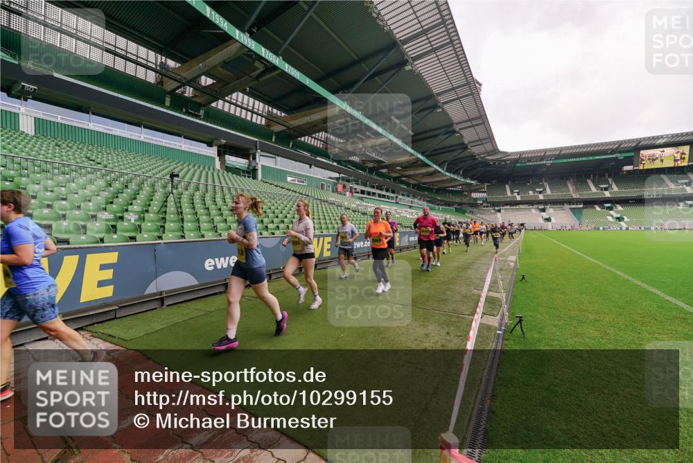 13.09.2026 - 21. swb-Marathon Bremen Michael Burmester http://msf.ph/oto/10299155 13.09.2026 10:36:07 Laufen im Stadion 10092, 10093, 10144, 10152, 10153, 10154, 10157, 10160, 10173, 10175, 10181, 10182, 10185, 10187, 10195, 10198, 10237, 10245, 10251, 10257, 10263, 10272, 10275, 10278, 10291, 10296, 10306, 10309, 10338, 10357, 10377, 10382, 10390, 10403, 10409, 10411, 10420, 10427, 10429, 10439, 10473, 10477, 10481, 10485, 10492, 10497, 10500, 10528, 10531, 10559, 10560, 10569, 10607, 10613, 10617, 10633, 10636, 10647, 10648, 10671, 10672, 10677, 10715, 10928 meine-sportfotos.de