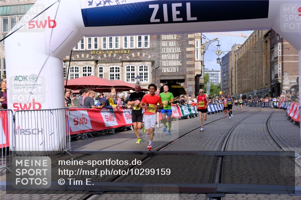 13.09.2026 - 21. swb-Marathon Bremen Tim E. http://msf.ph/oto/10299159 13.09.2026 10:38:21 Ziel 10302, 11083, 11142, 12538, 13551, 13559, 13584, 13587, 13636 meine-sportfotos.de