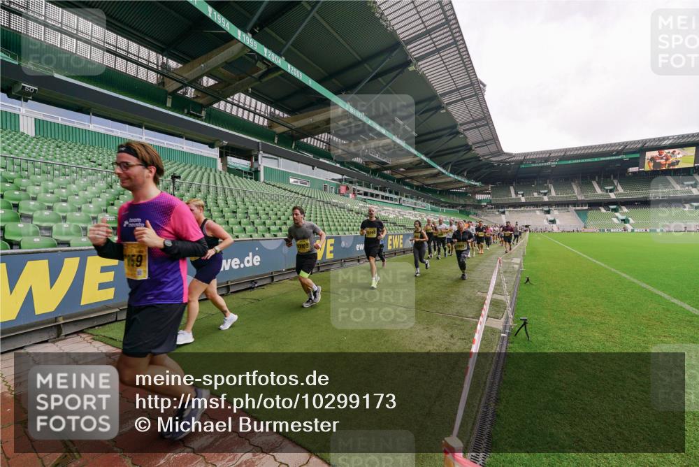 13.09.2026 - 21. swb-Marathon Bremen Michael Burmester http://msf.ph/oto/10299173 13.09.2026 10:36:11 Laufen im Stadion 10092, 10093, 10144, 10152, 10153, 10154, 10157, 10160, 10173, 10175, 10181, 10182, 10185, 10187, 10195, 10198, 10237, 10245, 10251, 10257, 10263, 10272, 10275, 10278, 10291, 10296, 10306, 10309, 10331, 10332, 10338, 10357, 10377, 10382, 10390, 10403, 10409, 10411, 10420, 10427, 10429, 10439, 10473, 10477, 10481, 10492, 10497, 10500, 10528, 10531, 10559, 10560, 10569, 10607, 10613, 10617, 10633, 10636, 10647, 10648, 10671, 10672, 10677, 10715 meine-sportfotos.de