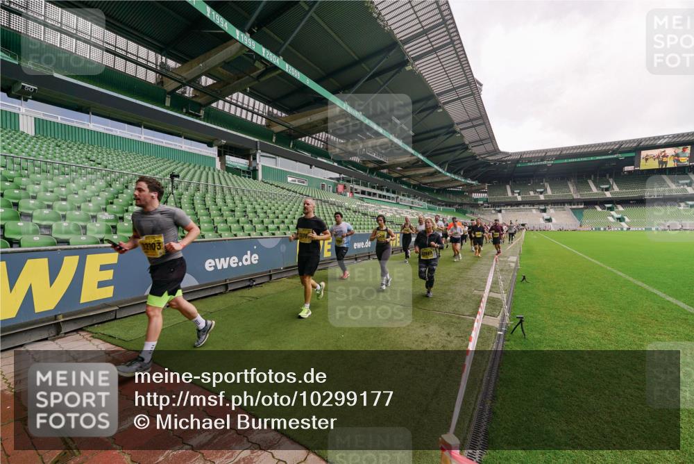 13.09.2026 - 21. swb-Marathon Bremen Michael Burmester http://msf.ph/oto/10299177 13.09.2026 10:36:12 Laufen im Stadion 10092, 10093, 10144, 10152, 10153, 10154, 10157, 10160, 10173, 10175, 10181, 10182, 10185, 10187, 10195, 10198, 10237, 10245, 10251, 10257, 10263, 10272, 10275, 10278, 10291, 10296, 10306, 10309, 10331, 10332, 10338, 10357, 10377, 10382, 10390, 10403, 10409, 10411, 10420, 10427, 10429, 10439, 10473, 10477, 10481, 10492, 10497, 10500, 10528, 10531, 10559, 10560, 10569, 10607, 10613, 10617, 10633, 10636, 10647, 10648, 10659, 10671, 10672, 10677, 10715 meine-sportfotos.de
