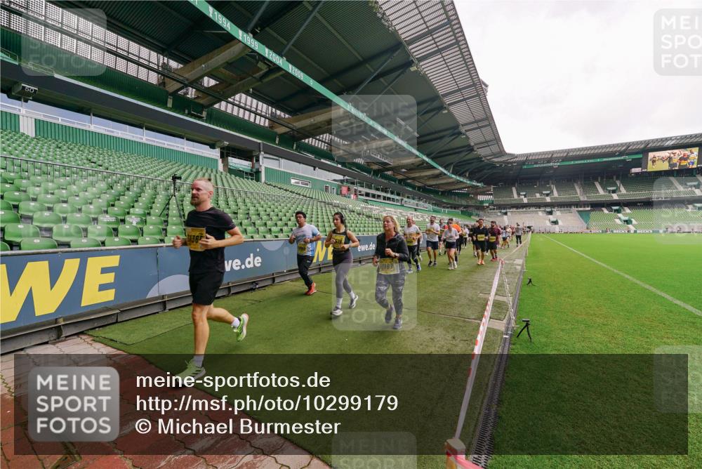 13.09.2026 - 21. swb-Marathon Bremen Michael Burmester http://msf.ph/oto/10299179 13.09.2026 10:36:12 Laufen im Stadion 10092, 10093, 10144, 10152, 10153, 10154, 10157, 10160, 10173, 10175, 10181, 10182, 10185, 10187, 10195, 10198, 10237, 10245, 10251, 10257, 10263, 10272, 10275, 10278, 10291, 10296, 10306, 10309, 10331, 10332, 10338, 10357, 10377, 10382, 10390, 10403, 10409, 10411, 10420, 10427, 10429, 10439, 10473, 10477, 10481, 10492, 10497, 10500, 10528, 10531, 10559, 10560, 10569, 10607, 10613, 10617, 10633, 10636, 10647, 10648, 10659, 10671, 10672, 10677, 10715 meine-sportfotos.de