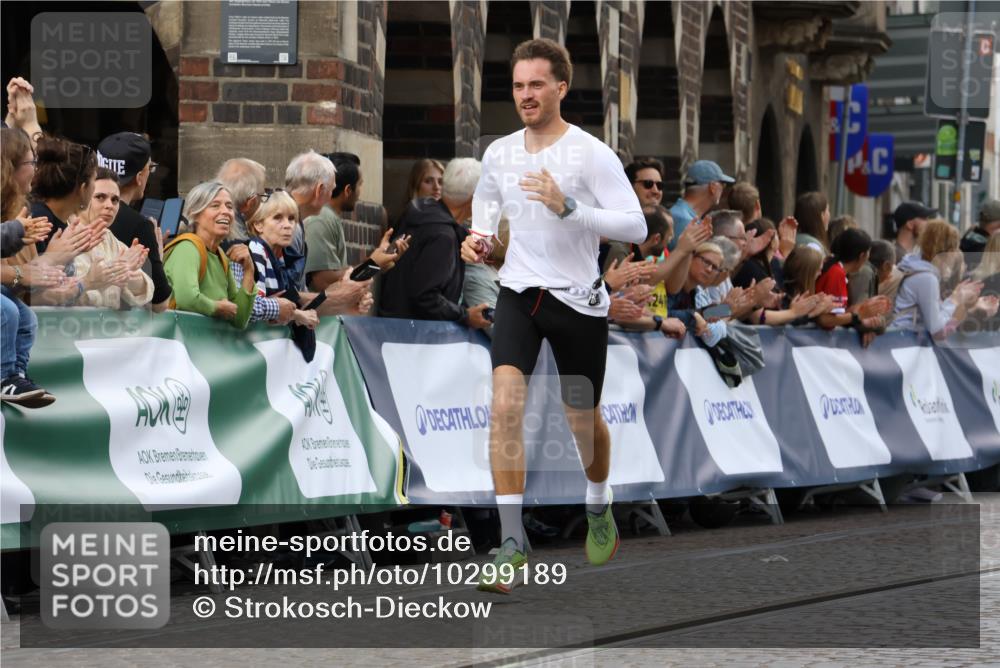 13.09.2026 - 21. swb-Marathon Bremen Strokosch-Dieckow http://msf.ph/oto/10299189 13.09.2026 12:46:02 Ziel 2032, 103, 1352, 8044 meine-sportfotos.de