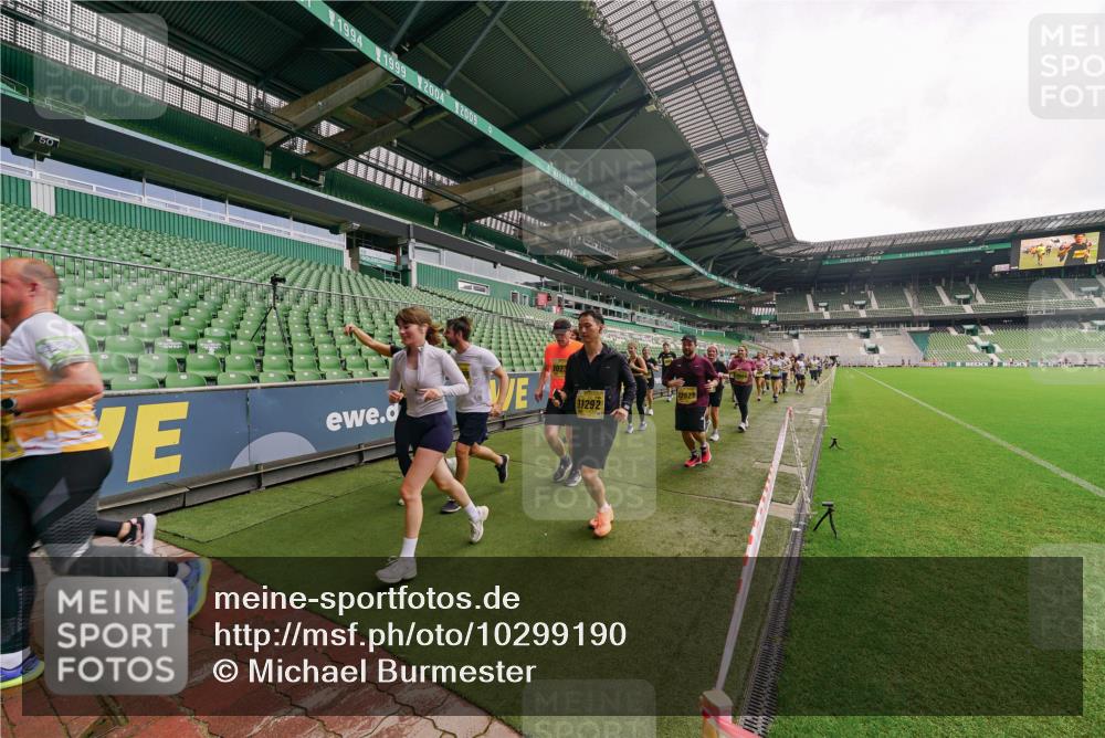 13.09.2026 - 21. swb-Marathon Bremen Michael Burmester http://msf.ph/oto/10299190 13.09.2026 10:36:15 Laufen im Stadion 10092, 10093, 10144, 10152, 10153, 10154, 10157, 10160, 10173, 10175, 10181, 10182, 10185, 10186, 10187, 10195, 10198, 10237, 10245, 10251, 10257, 10263, 10272, 10275, 10278, 10291, 10296, 10306, 10309, 10331, 10332, 10338, 10357, 10377, 10382, 10390, 10403, 10409, 10411, 10420, 10427, 10429, 10439, 10473, 10477, 10481, 10492, 10497, 10500, 10528, 10531, 10560, 10569, 10607, 10613, 10617, 10633, 10636, 10647, 10648, 10659, 10671, 10672, 10677, 10715 meine-sportfotos.de